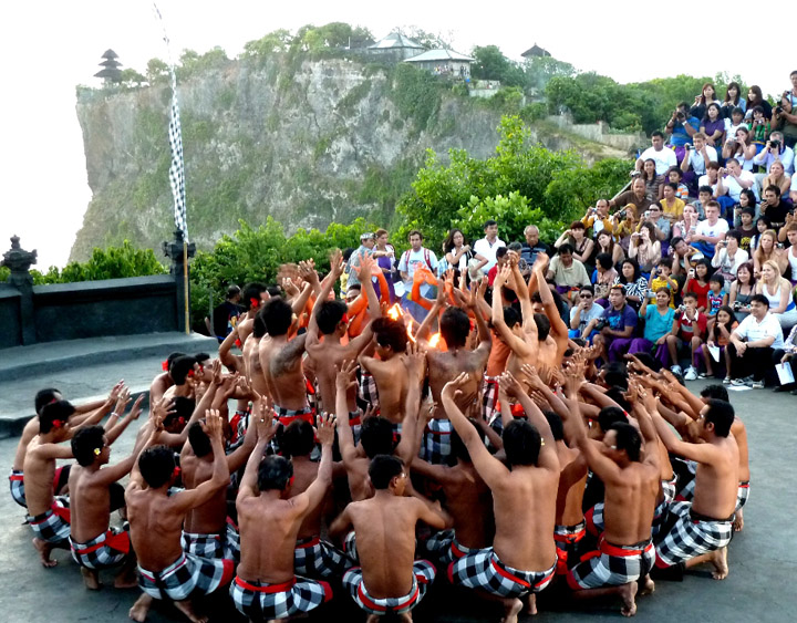 Evening Traditional Dance Performance Tour